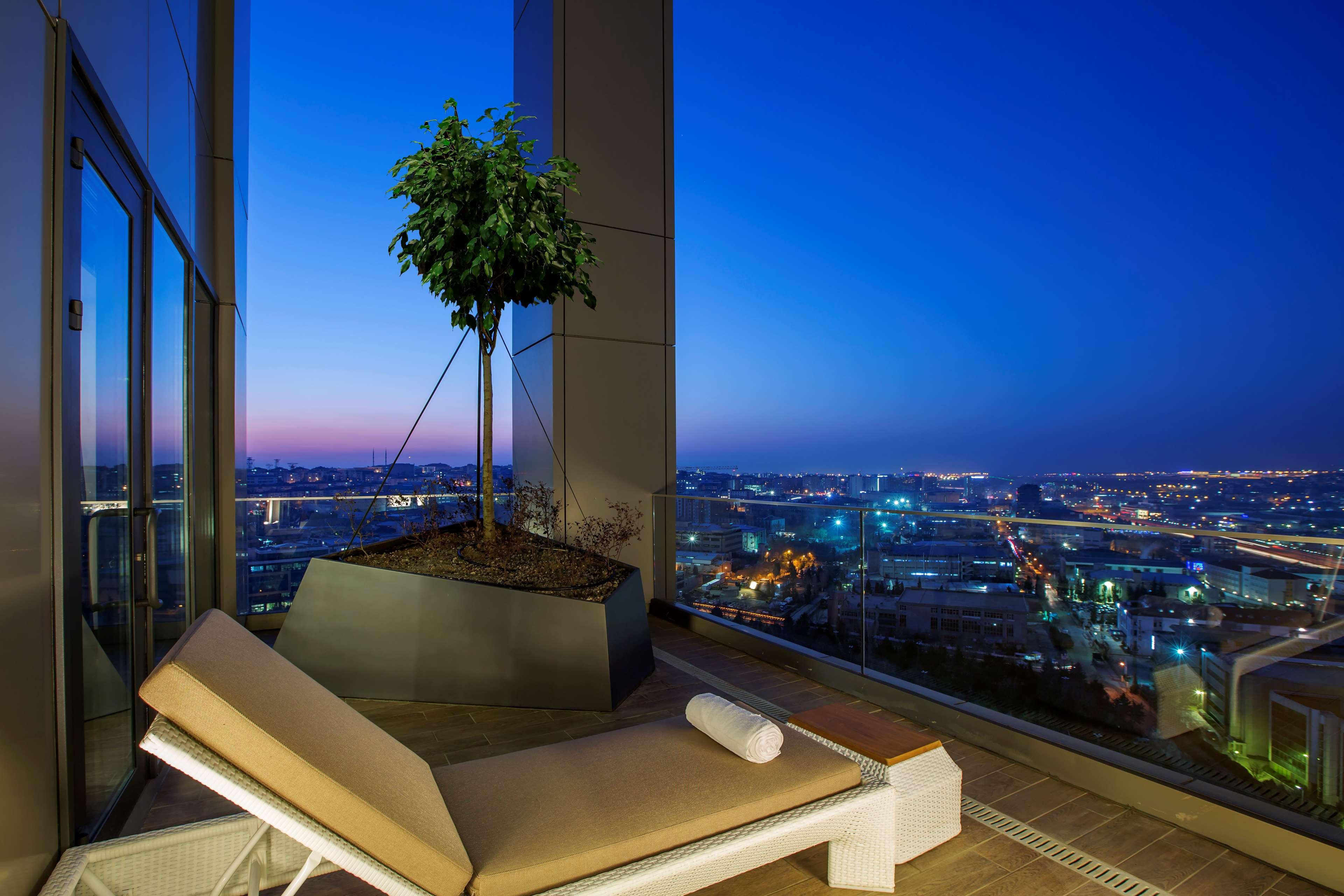 Hilton Garden Inn Istanbul Atatuerk Airport Exterior foto
