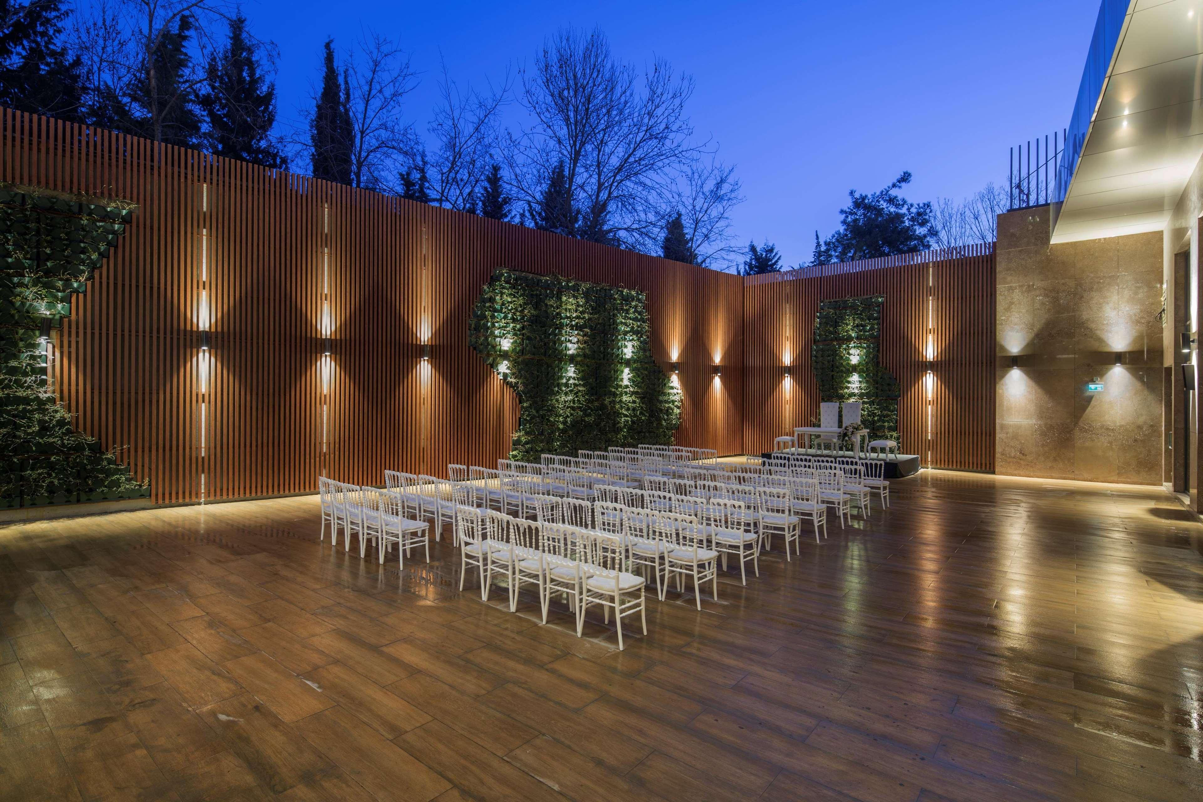 Hilton Garden Inn Istanbul Atatuerk Airport Exterior foto