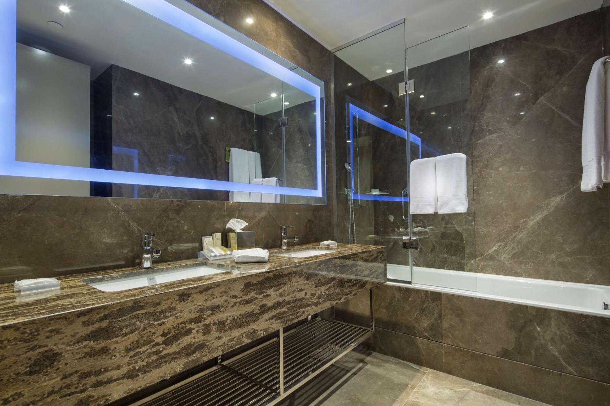 Hilton Garden Inn Istanbul Atatuerk Airport Exterior foto